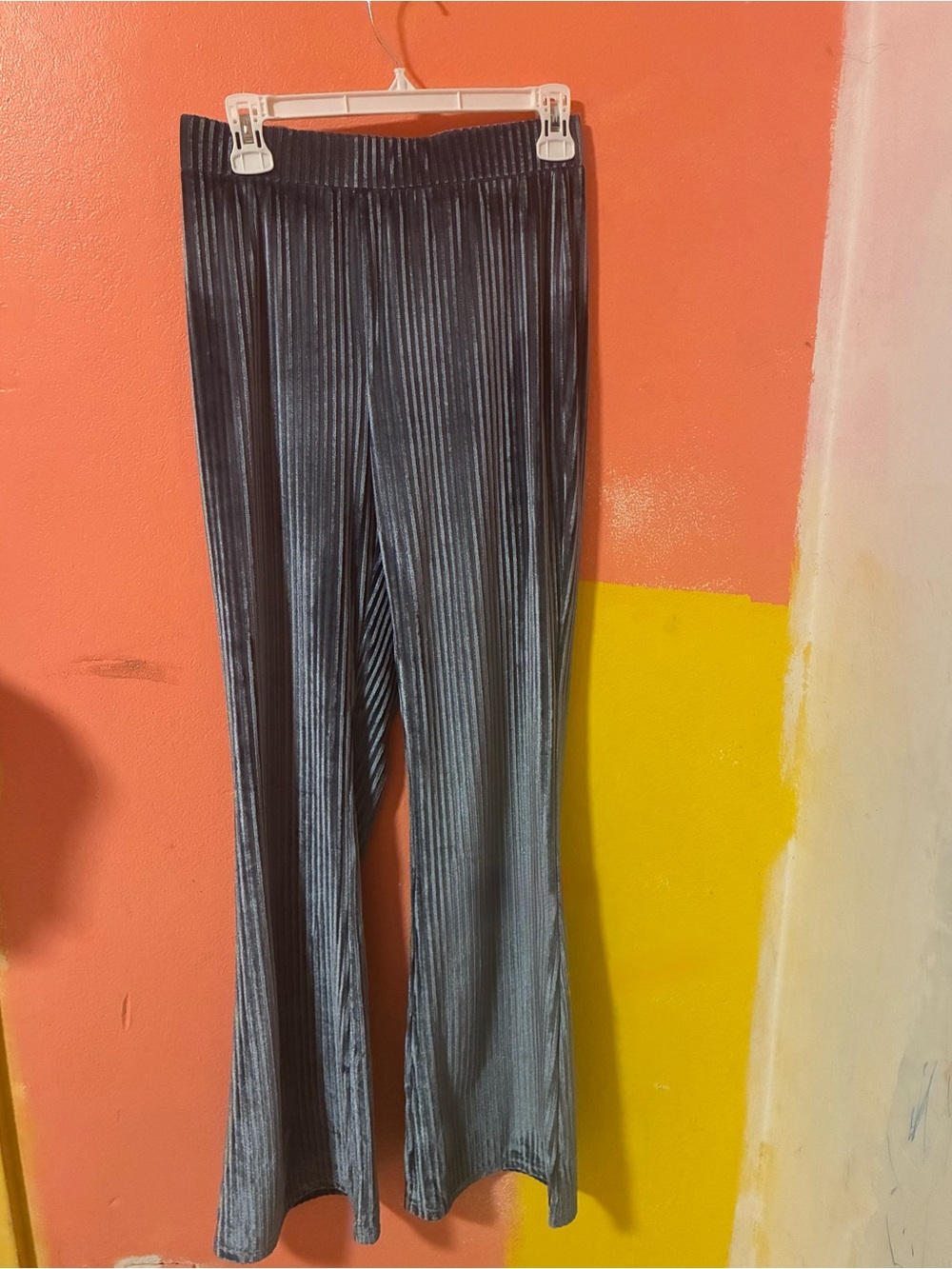 Woman Metallic blue Ribbed Flare Pants